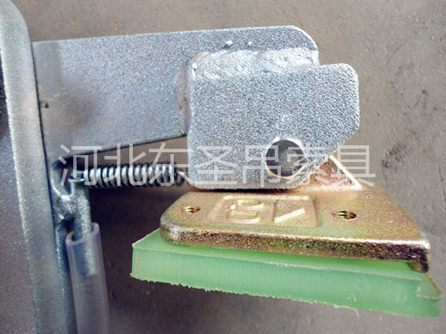 安裝路沿石的專用工具